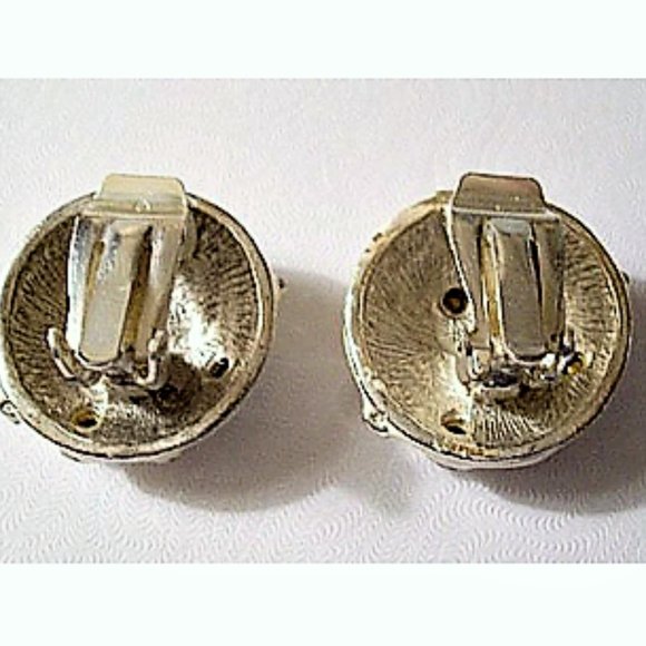 Craft White Button Crystal Clip On Earrings Silver Tone - Picture 2 of 2